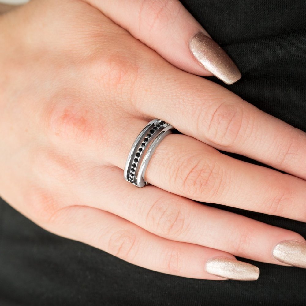 Center Court Black Ring